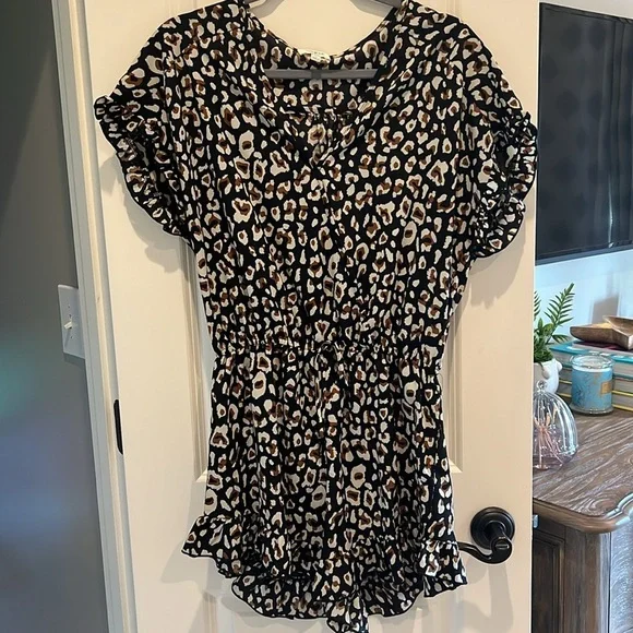 Cheetah Romper - Picture 2 of 6